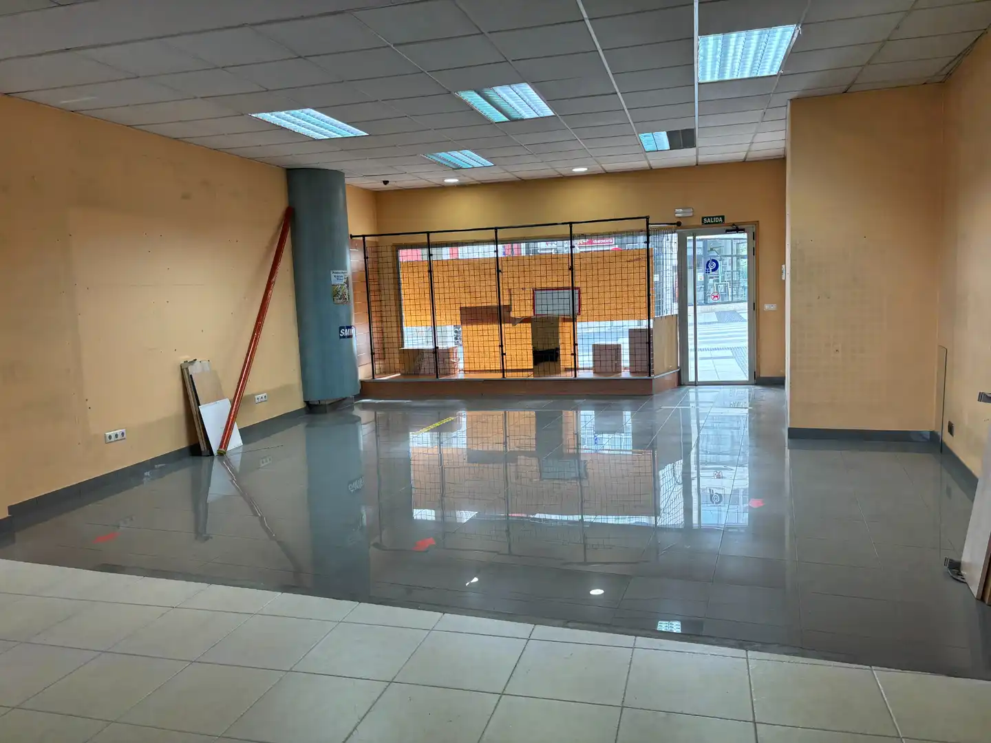 Local commercial à louer à Avenida Vilaboa 92, imagen 3