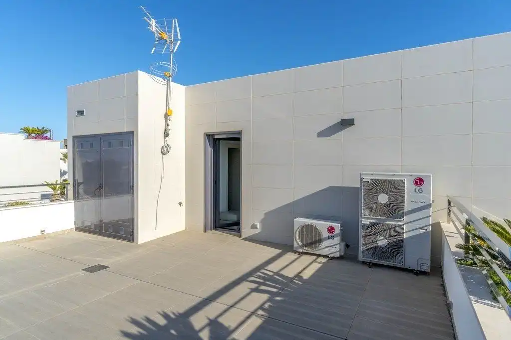 Villa mit Pool zum Verkauf in Calle Juan Marsé, imagen 22