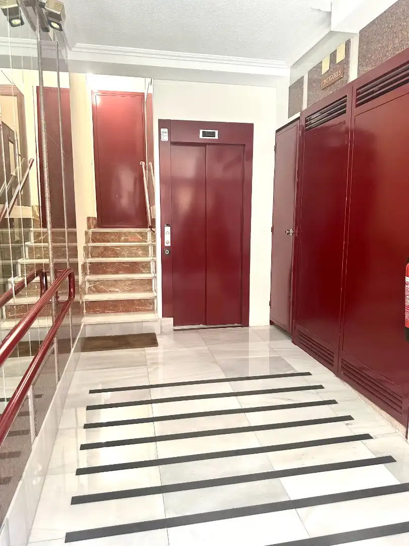 Piso en venta en Madrid con Calefacción, Trastero y Horno