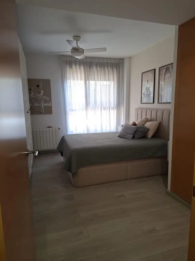 Habitación de Planta baja en venta en Paterna con Aire acondicionado, Calefacción y Jardín privado