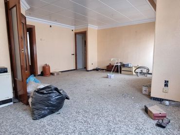Piso con balcón en venta en Yecla
