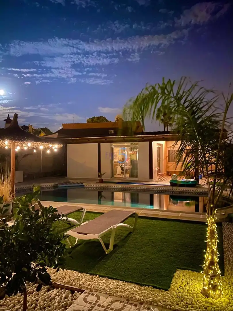 Casa con piscina en venta en Calle Barranco, imagen 4