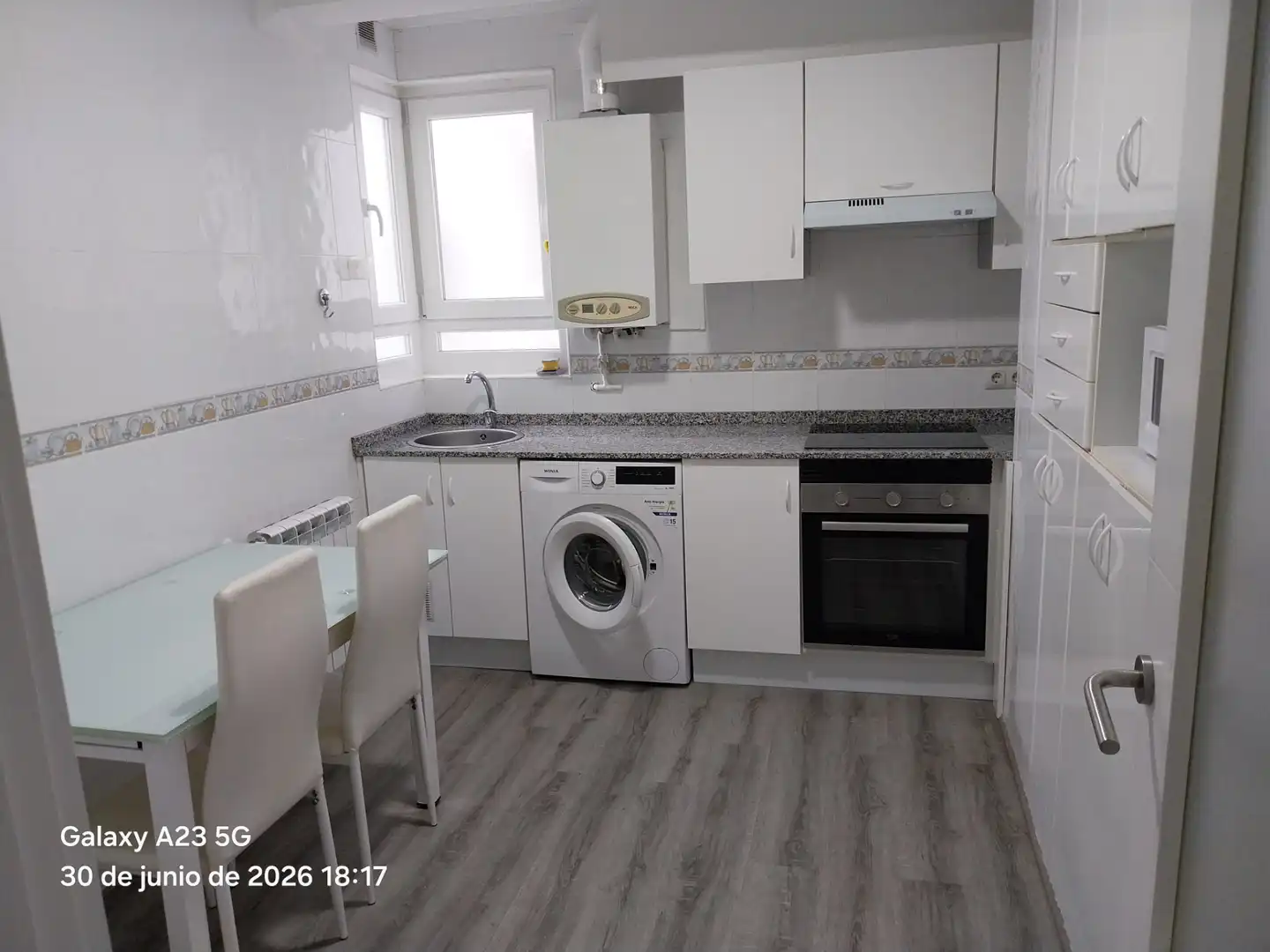 Cocina de Piso de alquiler en Oviedo  con Calefacción, Parquet y Terraza