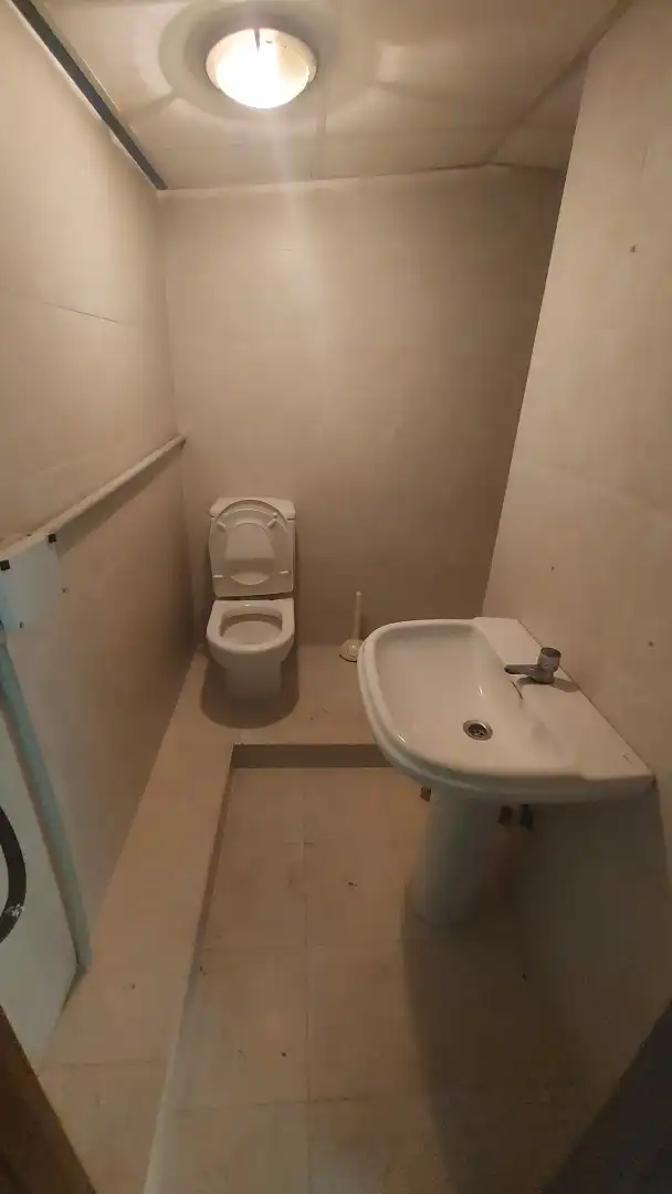 Bany de Local de lloguer en Cártama