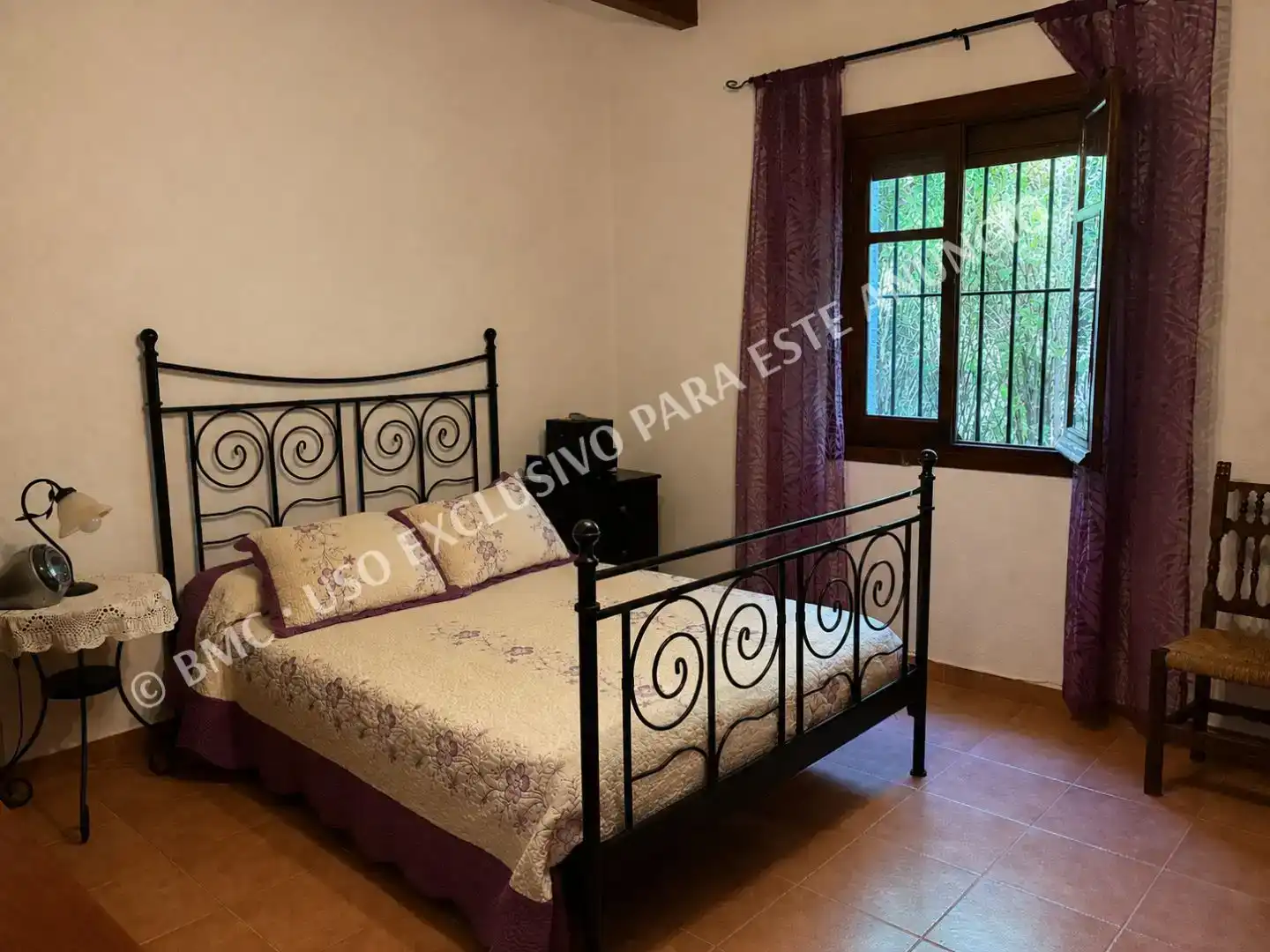 Schlafzimmer von Country house zum Verkauf in Colmenar mit Schwimmbad und Balkon