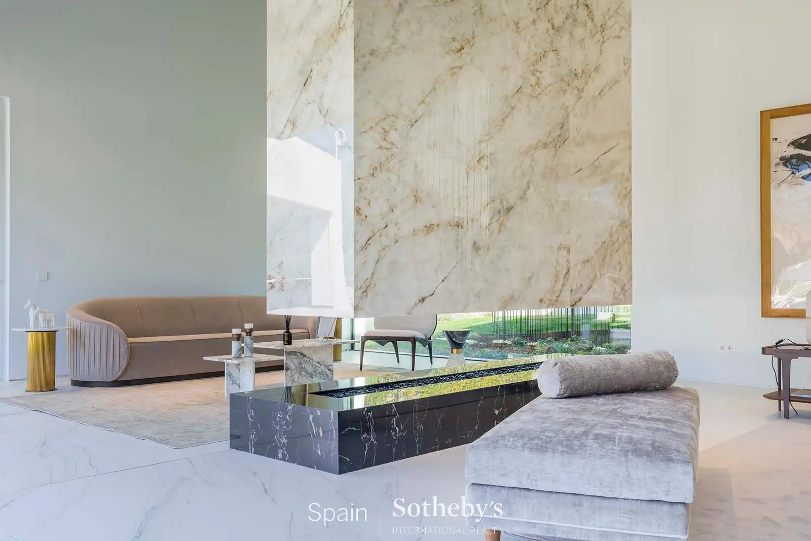 Living room of Houses for sale in Pozuelo de Alarcón  with Air Conditioner, Private garden and Terrace