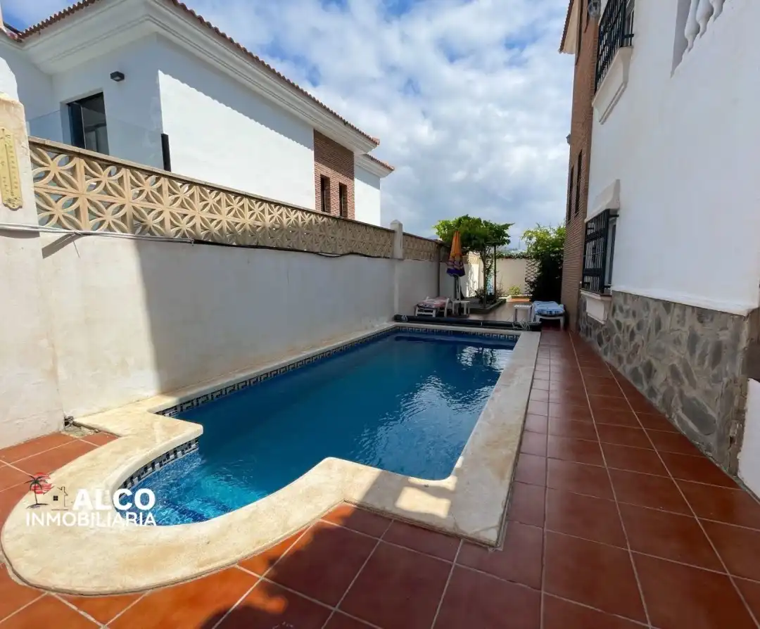 Villa con piscina in vendita a AMBERES 5