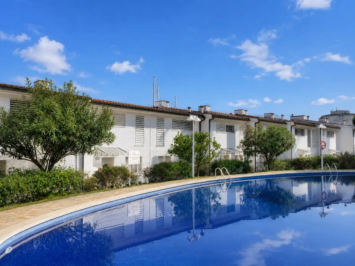 Piscina de Casa adosada en venda en Castell d'Aro, Platja d'Aro i s'Agaró amb Aire condicionat, Terrassa i Piscina