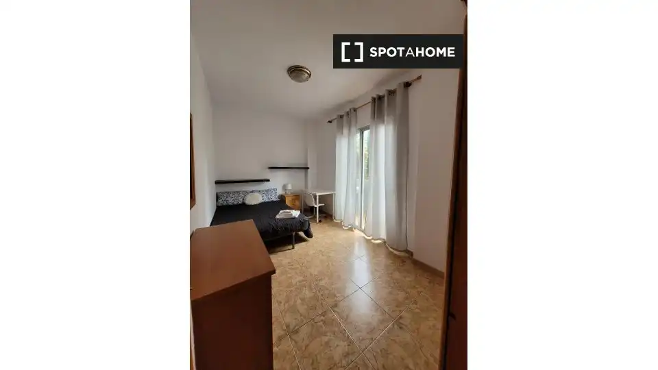 Bedroom of Flat for share in Las Palmas de Gran Canaria  with Air Conditioner, Terrace and Furnished