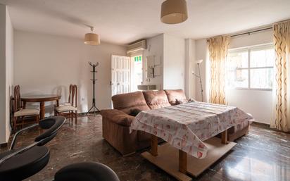 Living room of Flat for sale in Cenes de la Vega  with Air Conditioner and Furnished