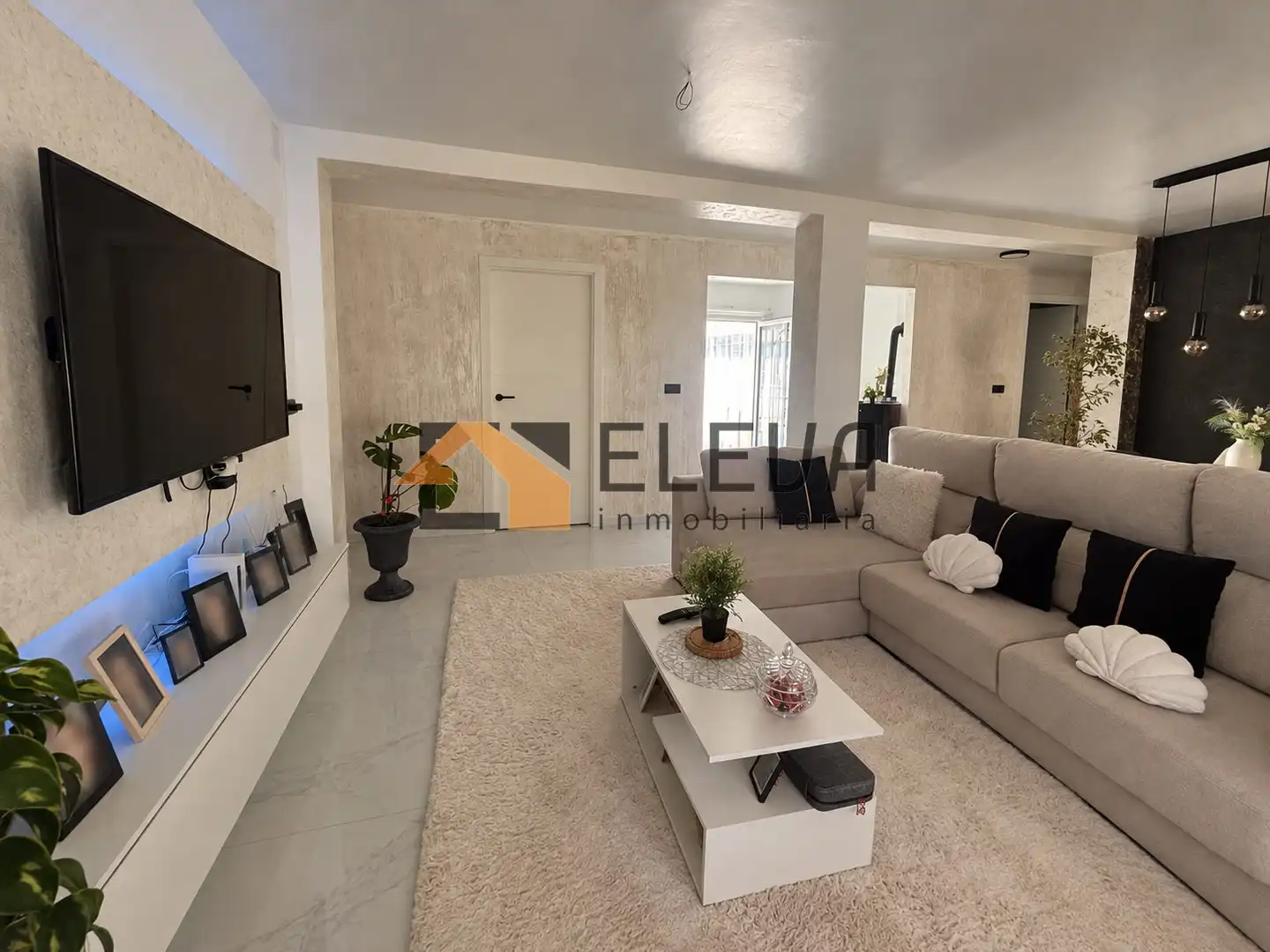 Sala de estar de Piso en venta en La Roda, Albacete
