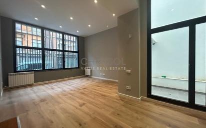 Exterior view of Planta baja for sale in  Barcelona Capital  with Air Conditioner, Heating and Parquet flooring