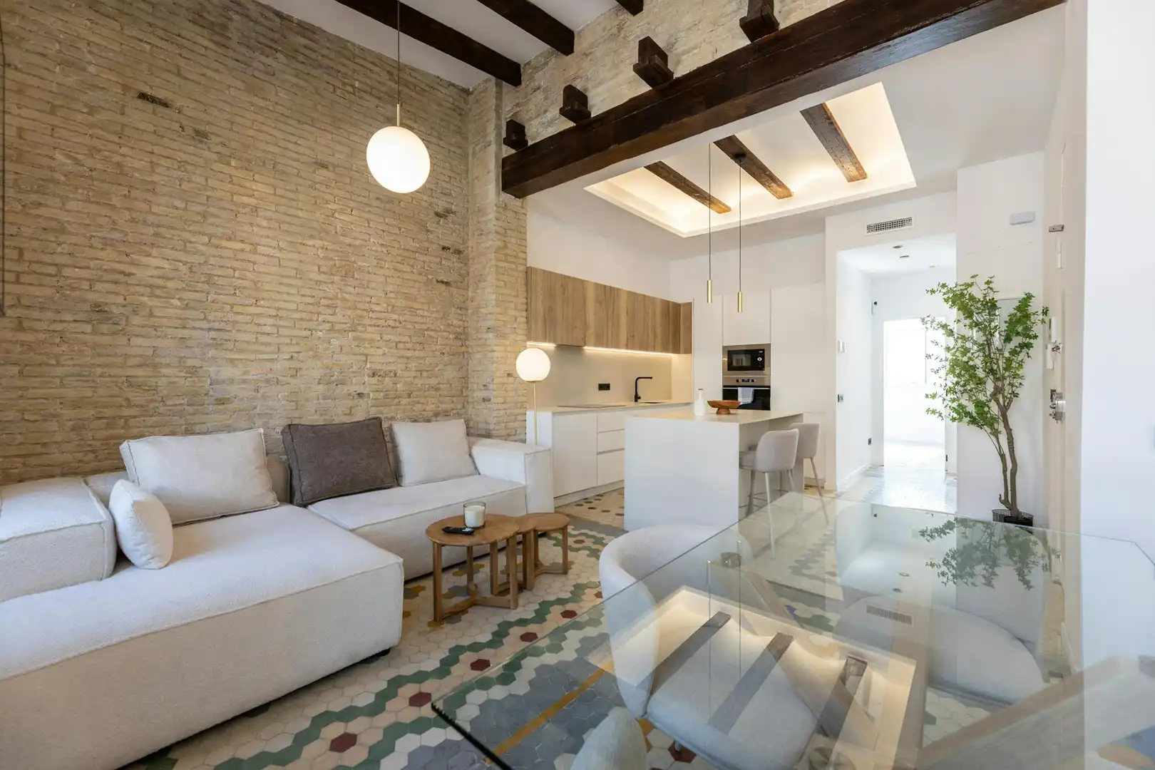 Living room of Flat for rent in Valencia  with Washing machine, TV and Pets allowed