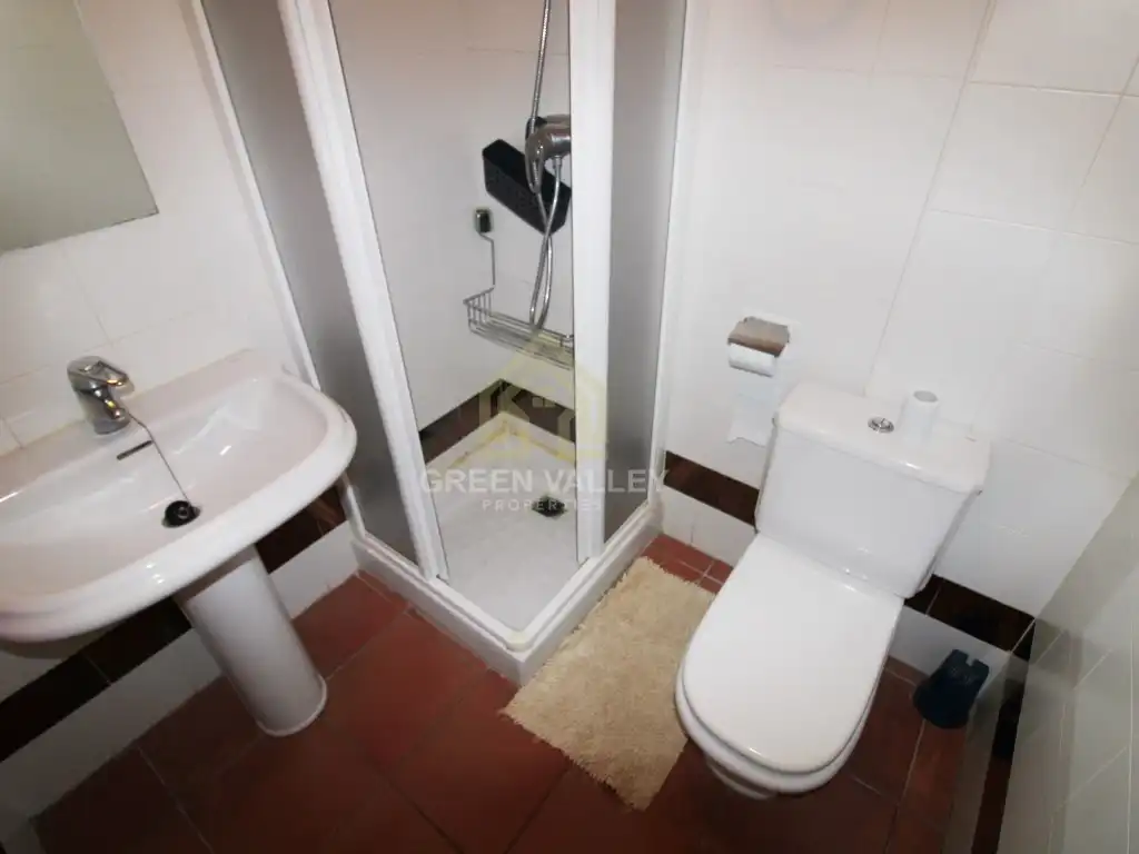 Badezimmer von Wohnungen zum Verkauf in La Alcaidesa mit Klimaanlage, Terrasse und Schwimmbad