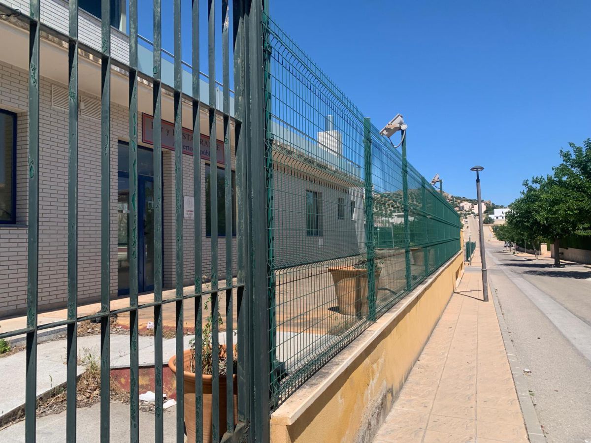 Vista exterior de Edifici en venda en La Guardia de Jaén