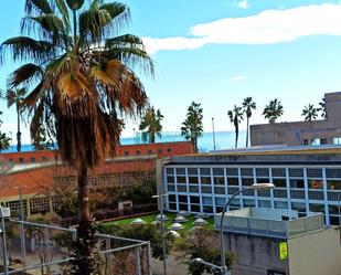 Vista exterior de Dúplex en venda en  Barcelona Capital amb Aire condicionat i Terrassa