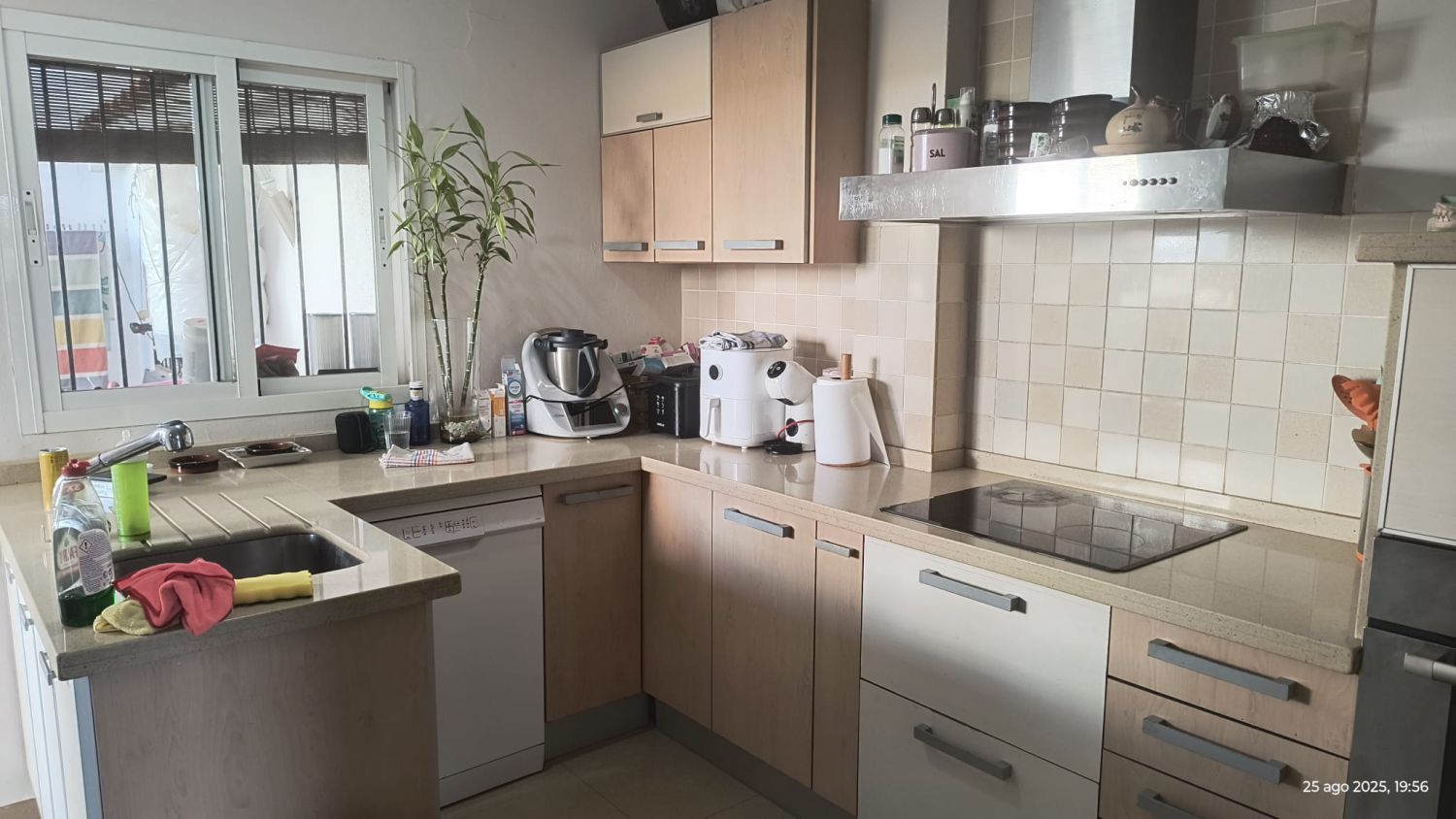 Kitchen of Single-family semi-detached for sale in Benacazón  with Air Conditioner