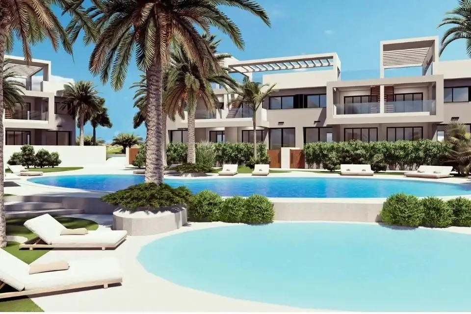 Piscina de Casa o xalet en venda en Torrevieja amb Piscina comunitària