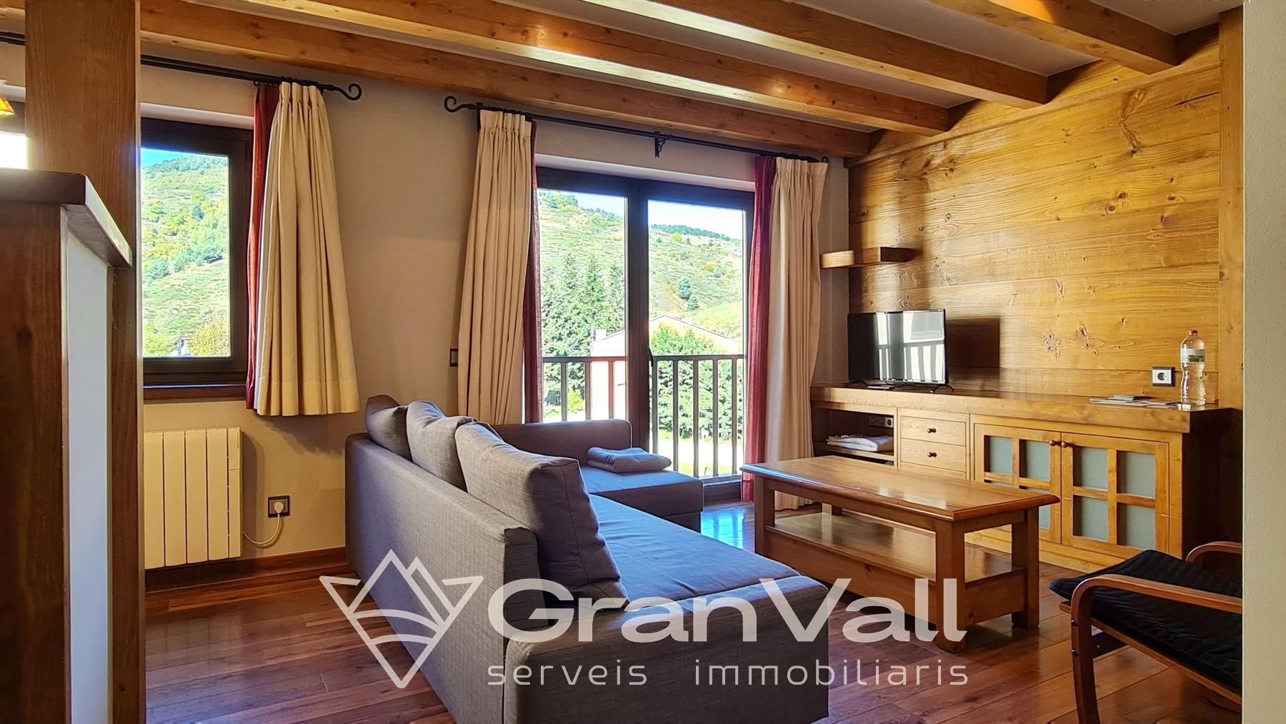 Living room of Apartment for sale in Alp  with Heating, Furnished and Microwave