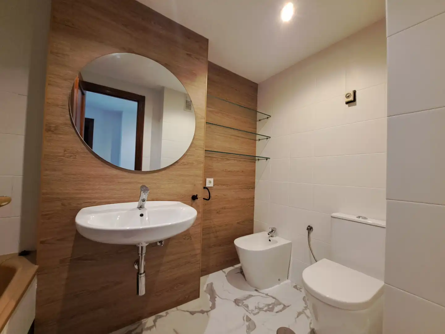 Baño de Piso de alquiler en León Capital  con Parquet, Amueblado y Horno