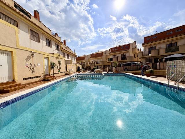 Casa adosada en Venta en La Zenia