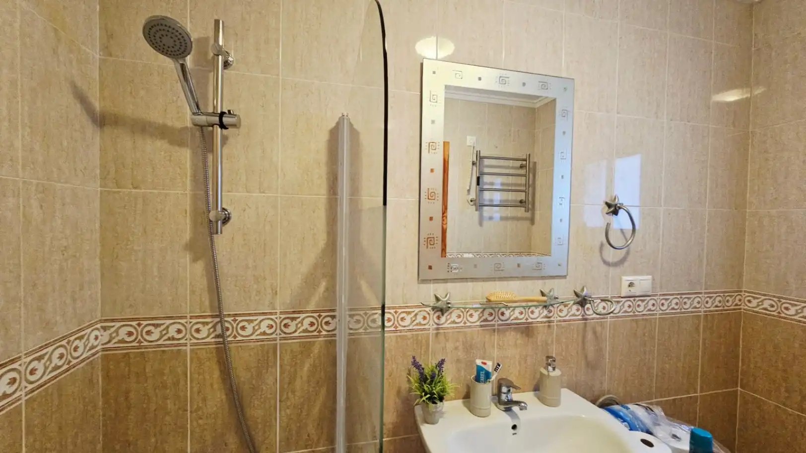 Baño de Dúplex de alquiler en Santa Pola con Aire acondicionado, Calefacción y Terraza