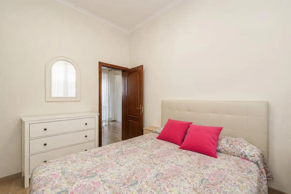 Bedroom of Flat for sale in Sevilla  with Air Conditioner and Heating