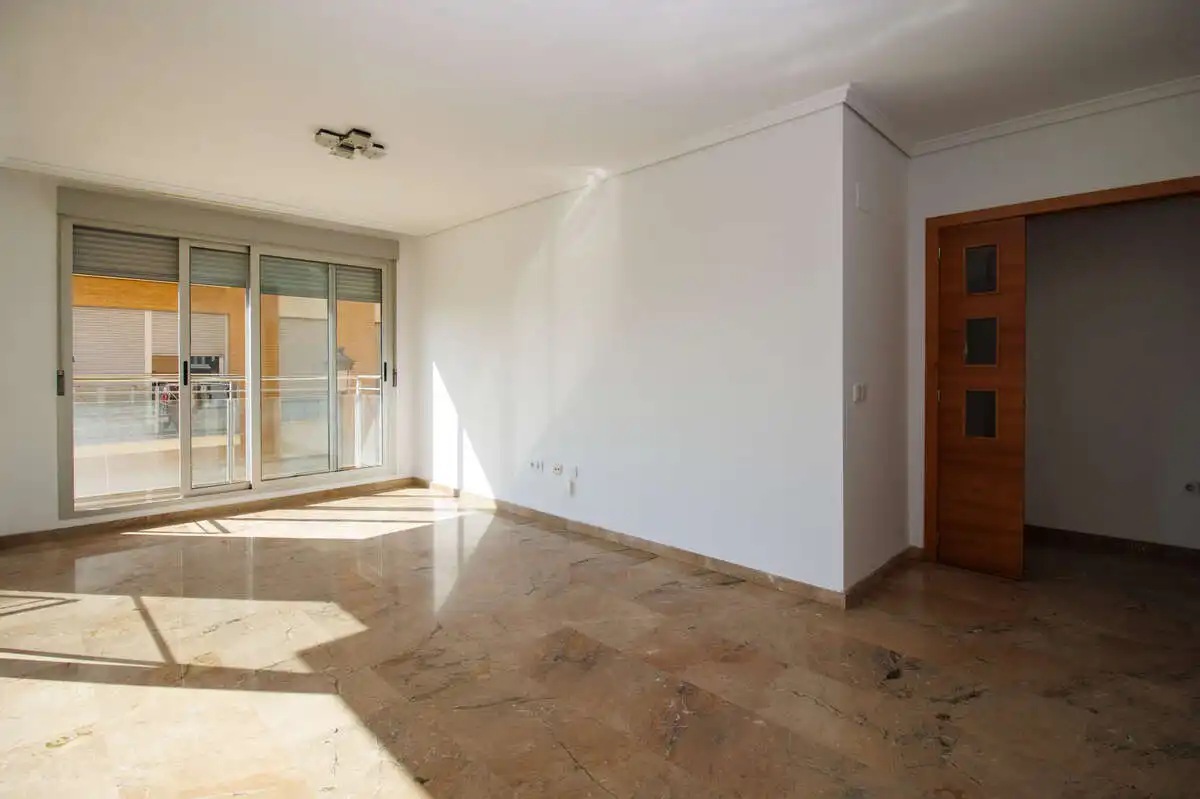 Piso de alquiler en Emperador con Balcón