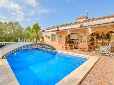 Villa con piscina in vendita a Roquetes