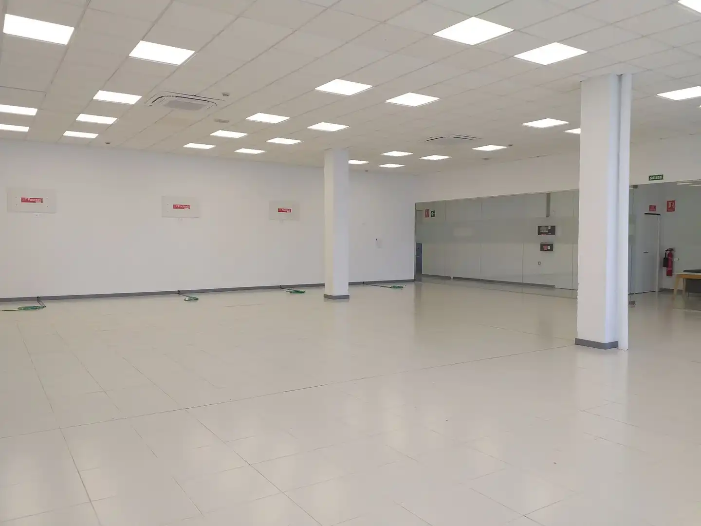 Office for rent in Acorán