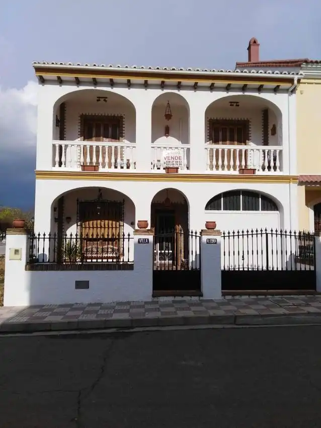 Einfamilien-Reihenhaus zum Verkauf in Cordoba, Archidona