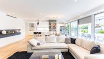 Living room of Flat for sale in Sant Cugat del Vallès  with Air Conditioner, Heating and Private garden