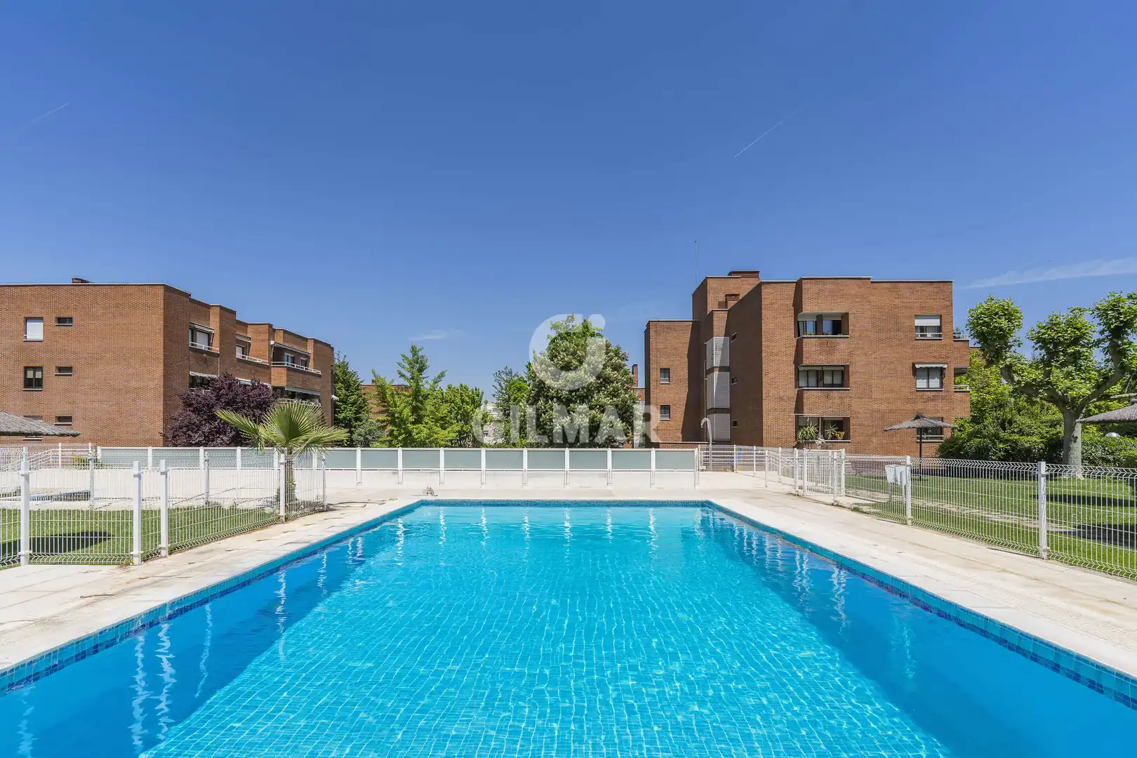 Schwimmbecken von Wohnung zum Verkauf in Pozuelo de Alarcón mit Heizung, Privatgarten und Abstellraum