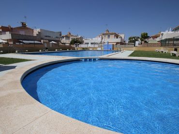 Adosado con piscina en venta en Calle Francisco Díez Martínez