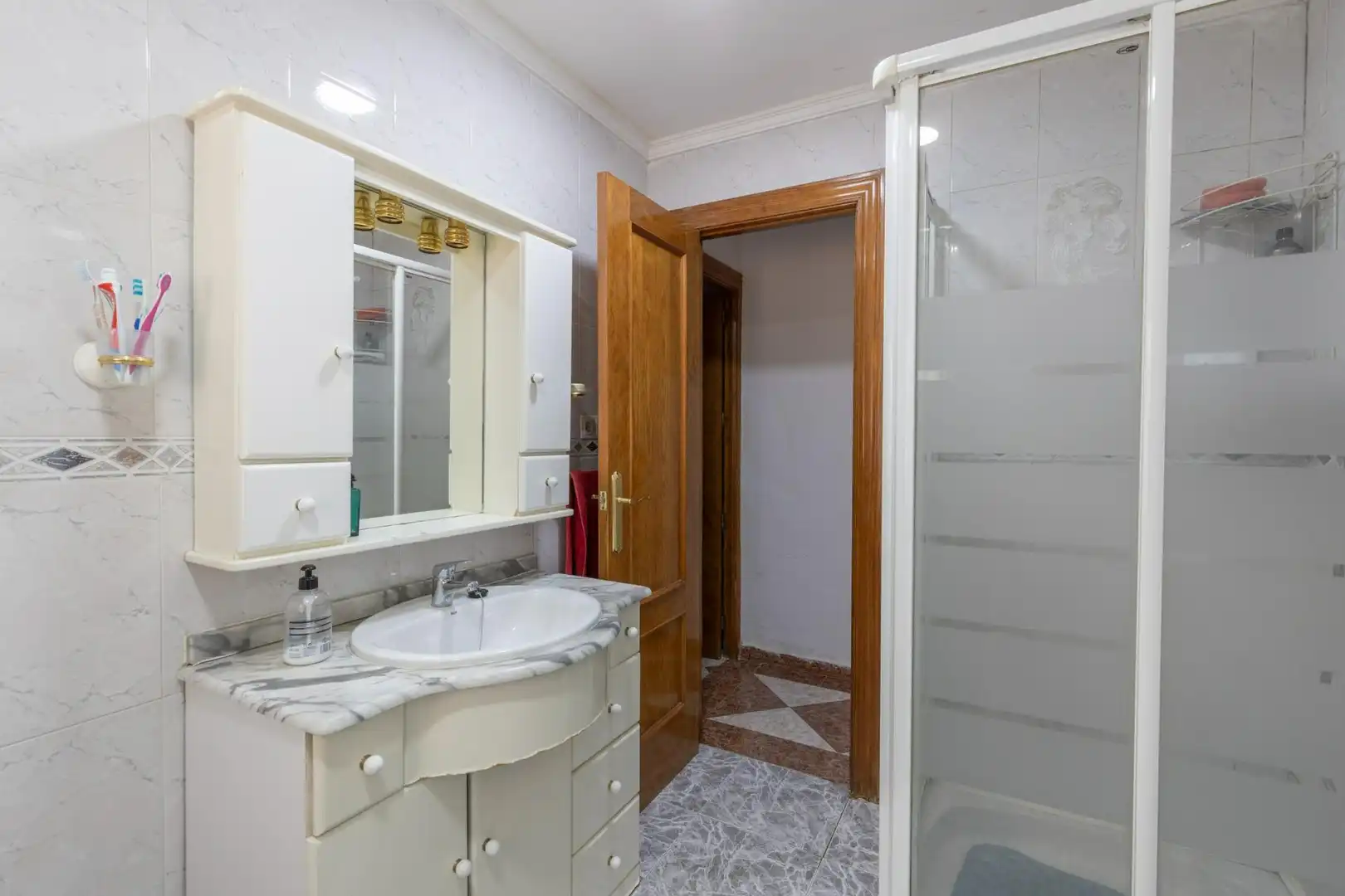 Bany de Casa o xalet en venda en La Zubia amb Aire condicionat
