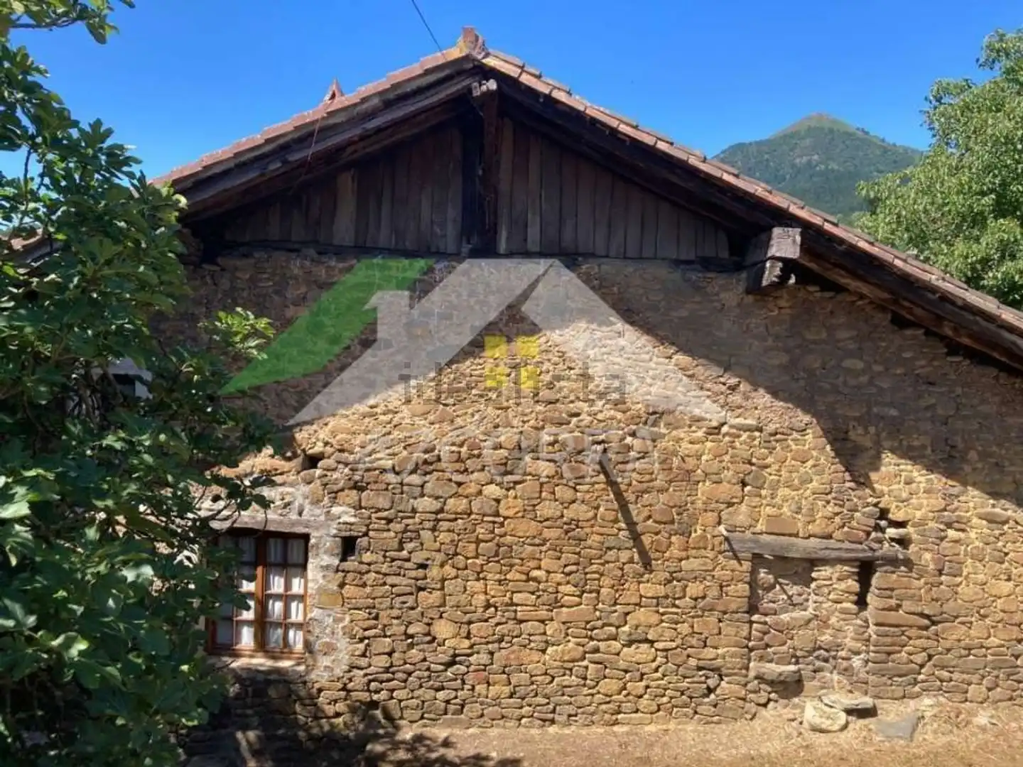 Vista exterior de Finca rústica en venda en Amoroto amb Jardí privat, Moblat i Balcó