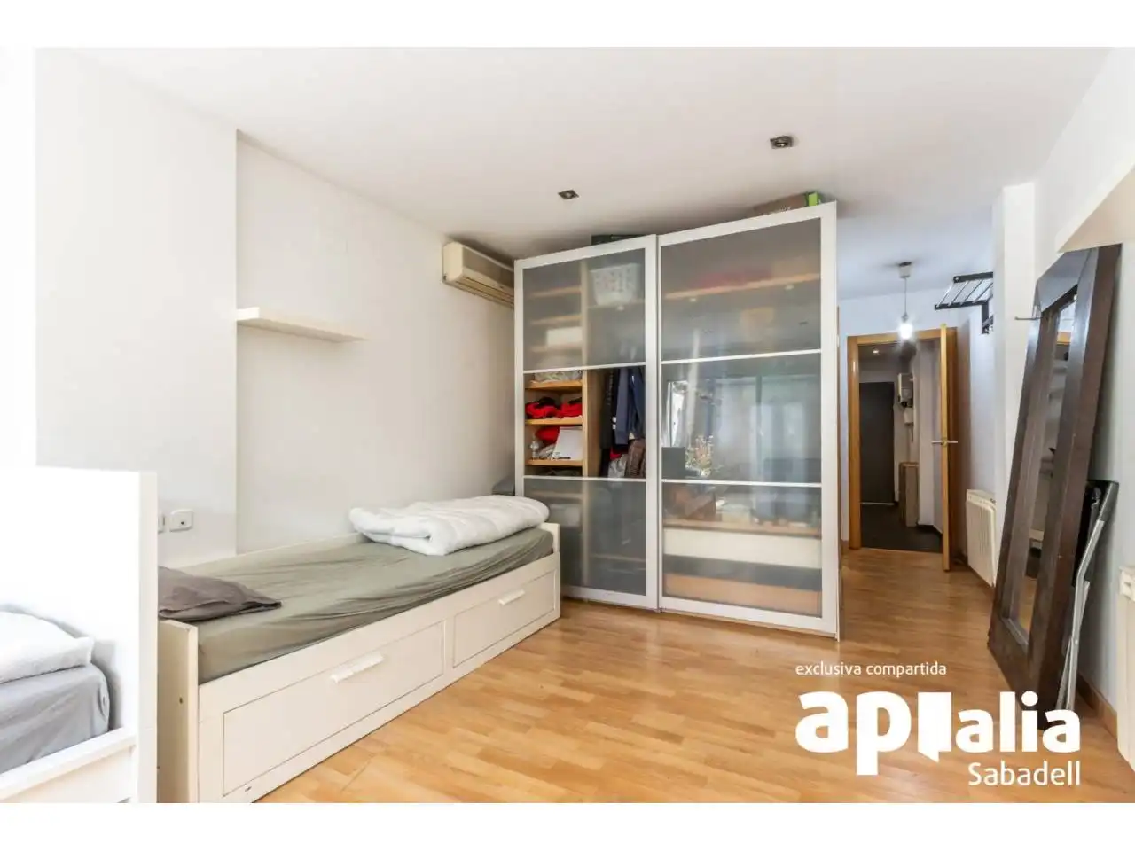 Habitación de Casa o chalet en venta en Sabadell con Aire acondicionado, Calefacción y Jardín privado