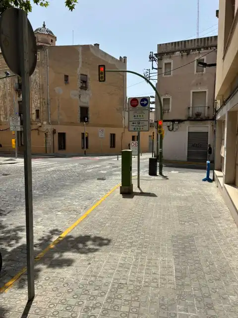 Aparcament de Local de lloguer en Mataró amb Aire condicionat, Calefacció i Parquet