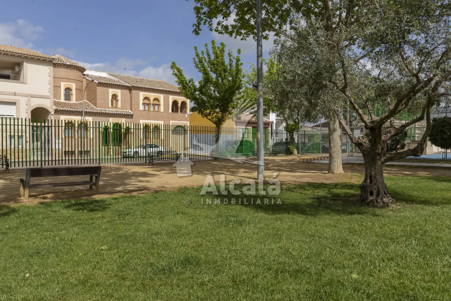 Vista exterior de Casa adosada en venta en Torrijos con Aire acondicionado, Calefacción y Terraza