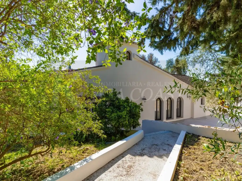 Vista exterior de Casa o xalet en venda en Mijas amb Aire condicionat, Jardí privat i Terrassa