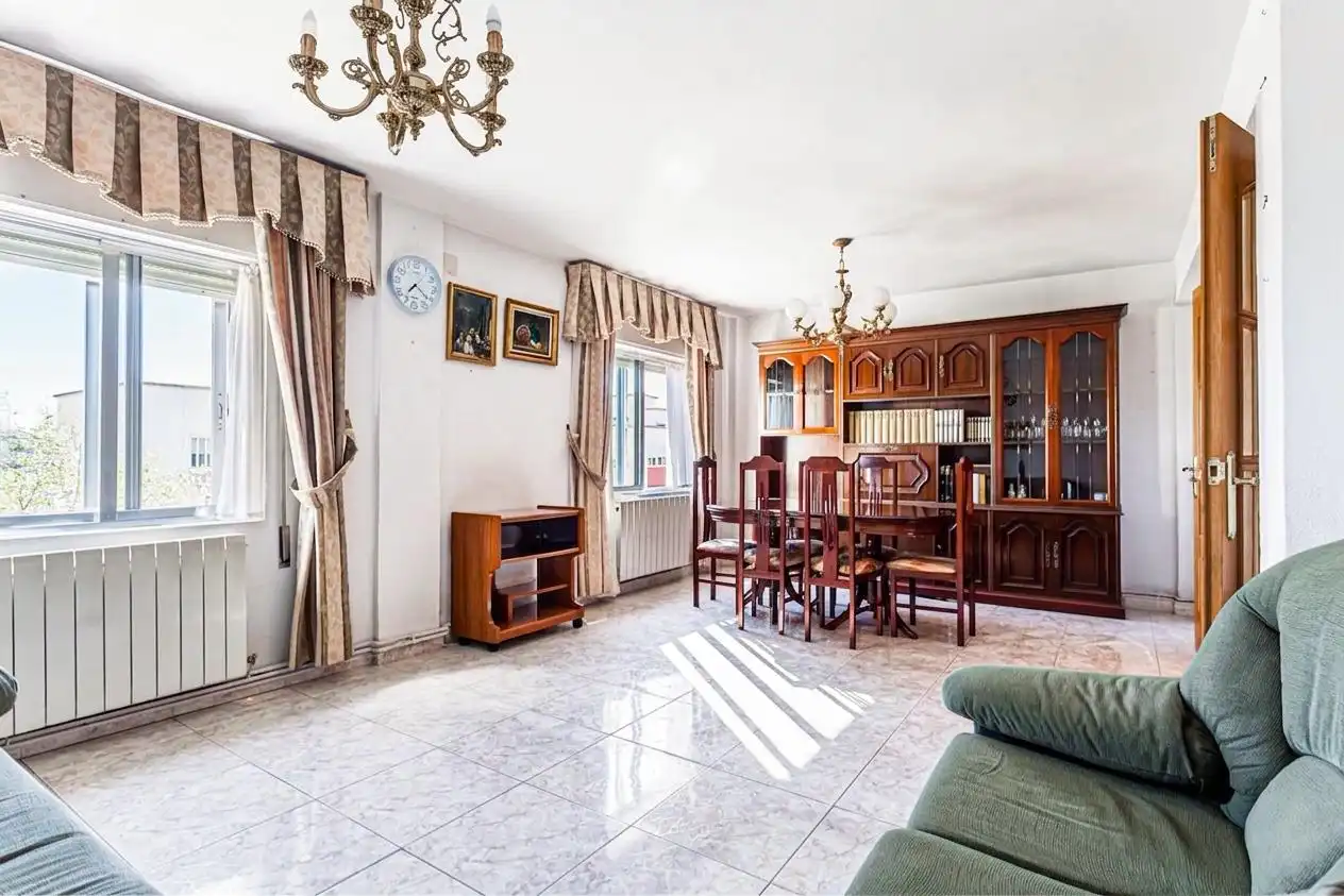 Sala d'estar de Pis en venda en  Madrid Capital amb Calefacció