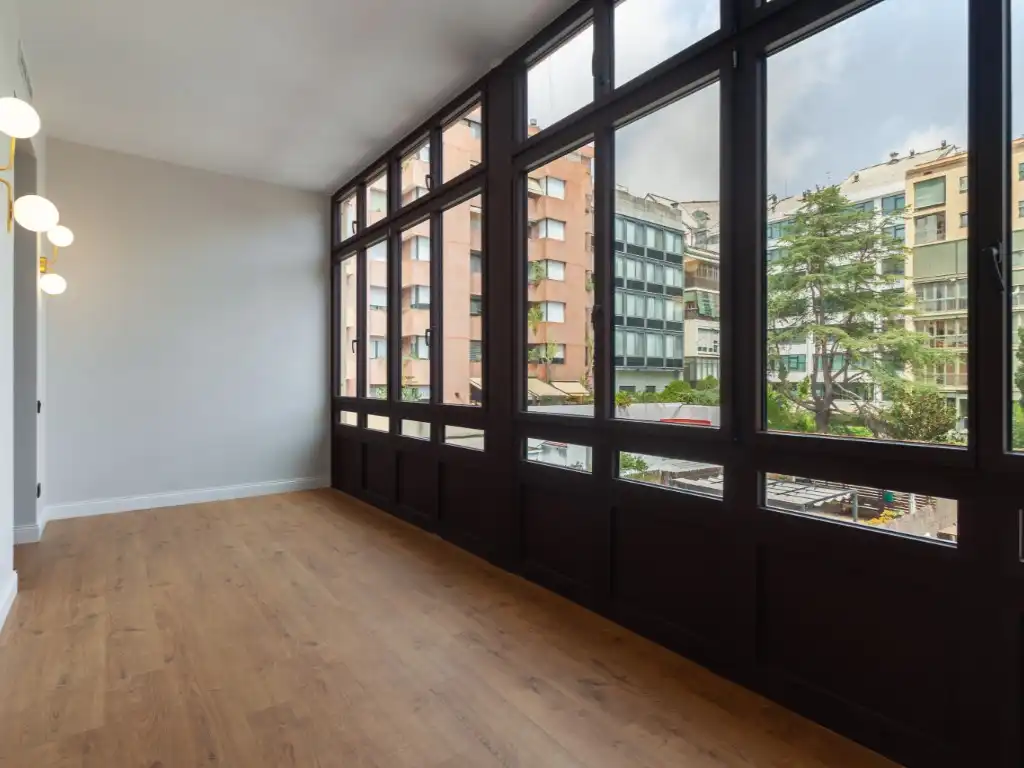 Vista exterior de Pis en venda en Barcelona amb Aire condicionat, Forn i Microones