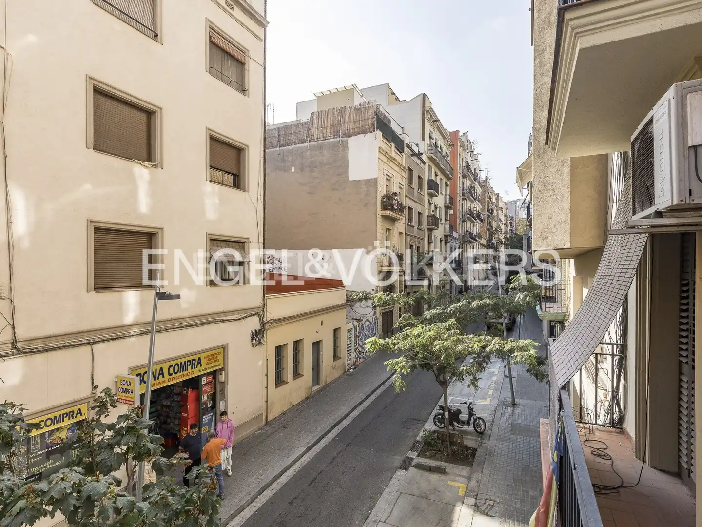 Exterior view of Flat for sale in Barcelona  with Air Conditioner, Heating and Furnished