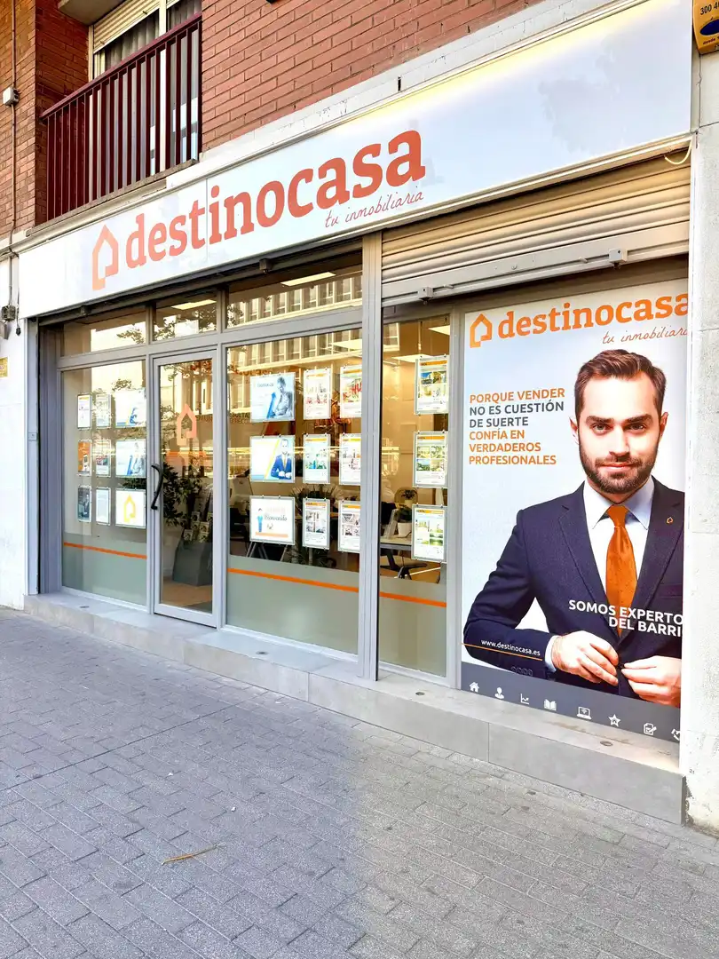Erdgeschoss zum Verkauf in Barcelona