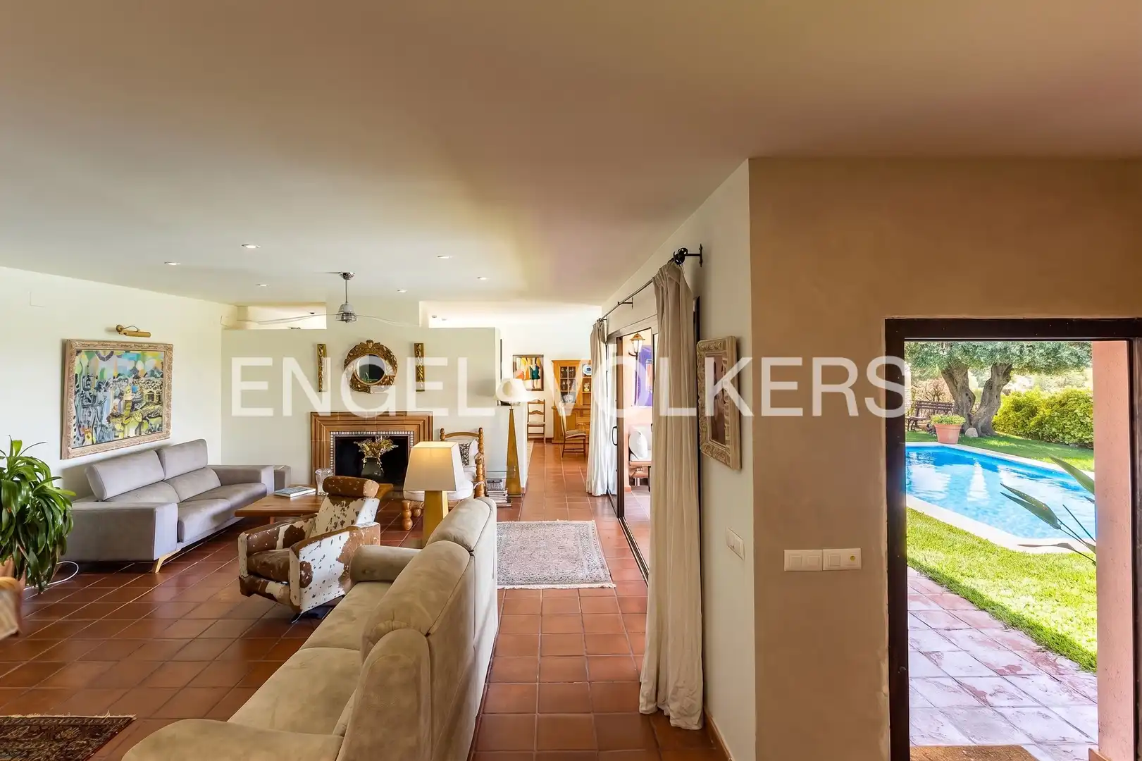 Sala d'estar de Casa o xalet en venda en Sitges amb Aire condicionat, Calefacció i Jardí privat