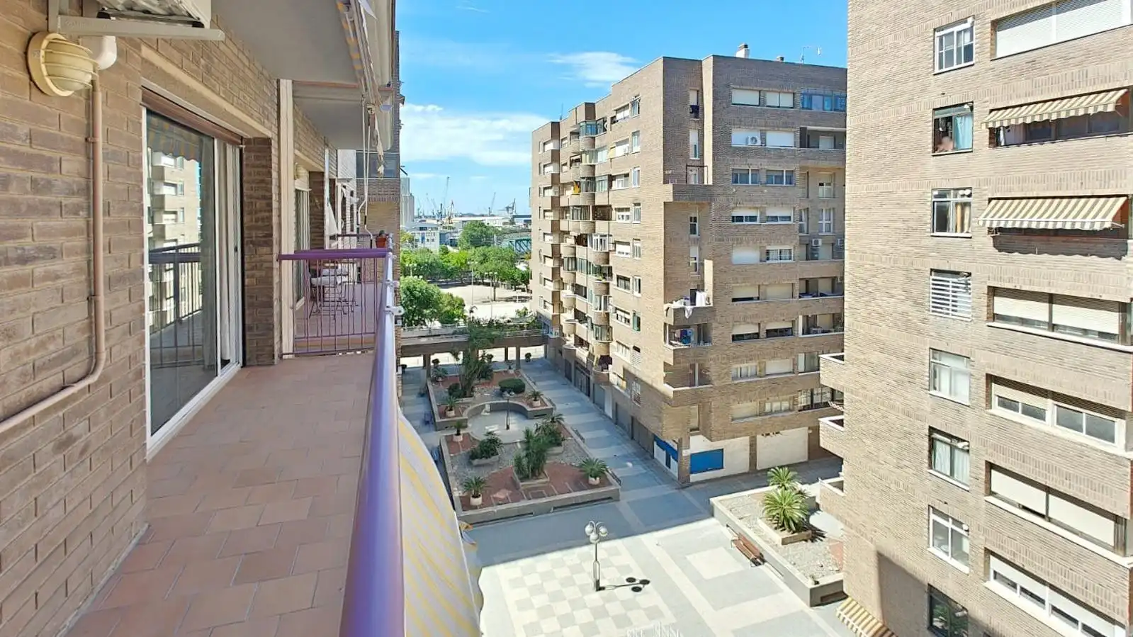 Pis de lloguer a Carrer TORRES JORDI, Barris Marítims