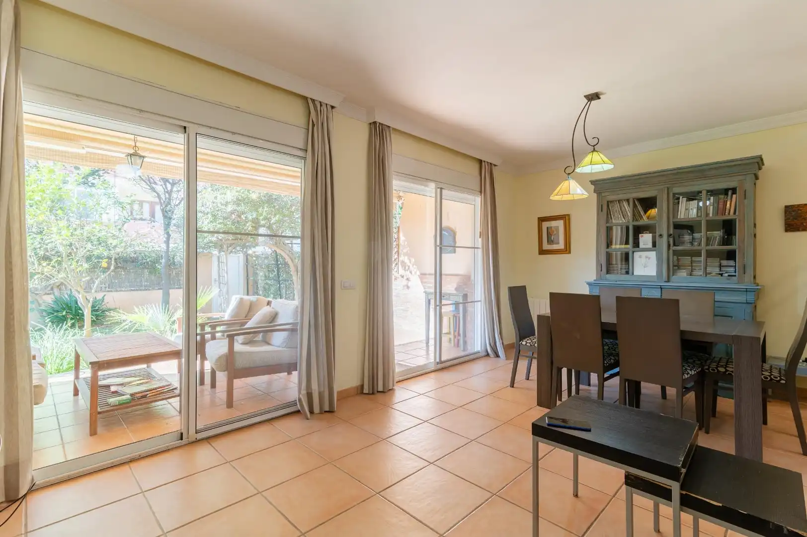 Esszimmer von Einfamilien-Reihenhaus zum Verkauf in Benicasim / Benicàssim mit Heizung, Privatgarten und Terrasse