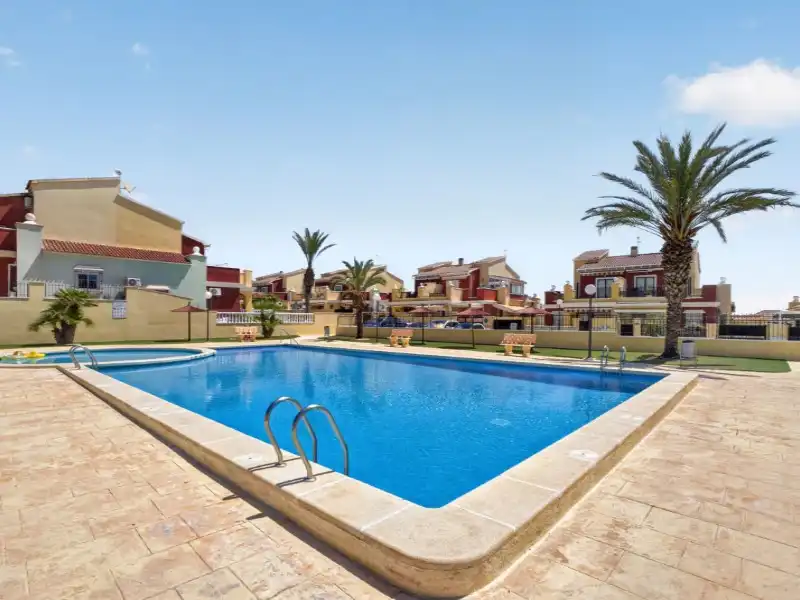 Casa aparellada amb terrassa en venda a Nueva Torrevieja - Aguas Nuevas, imagen 35