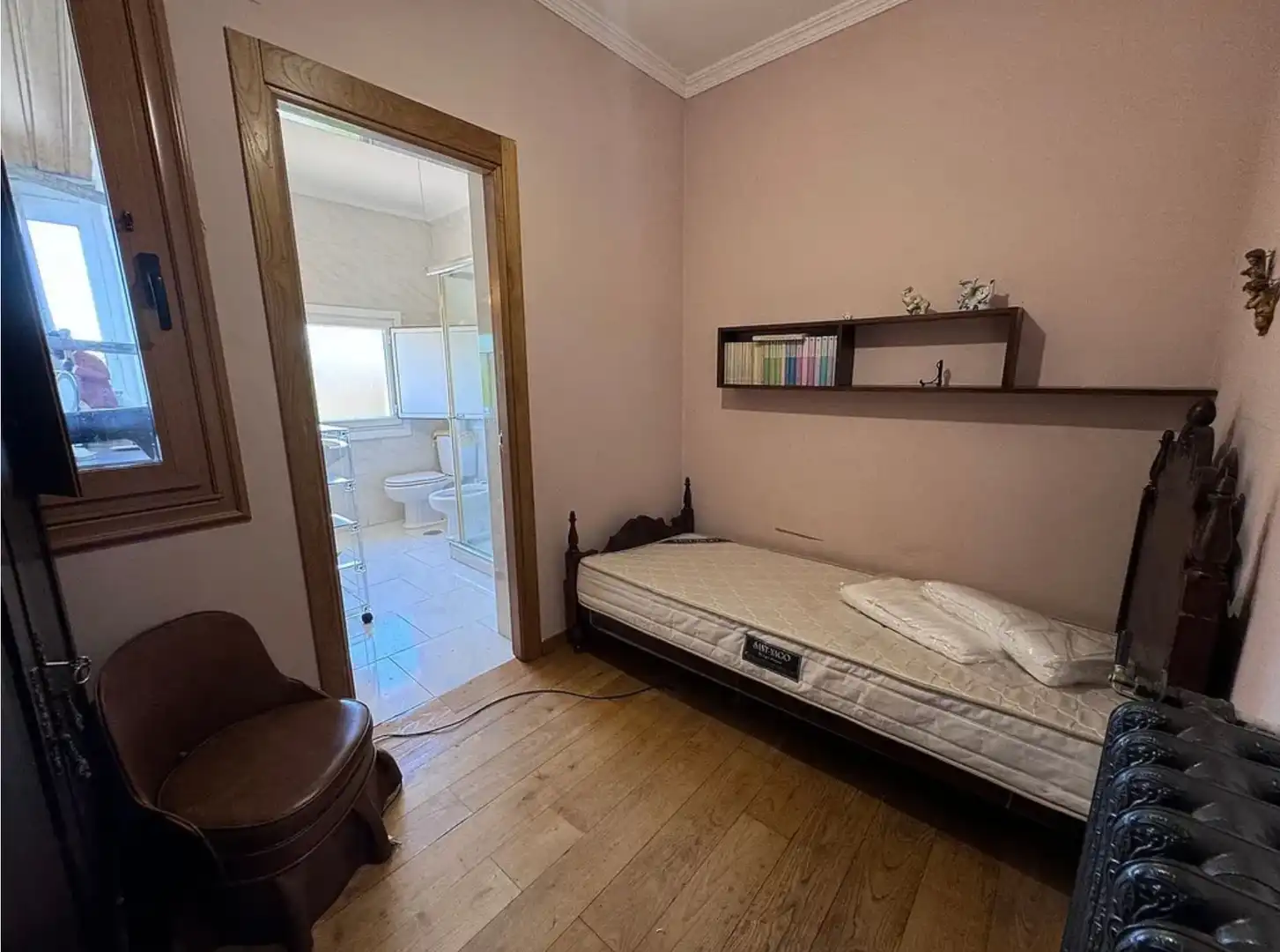Dormitori de Casa o xalet en venda en Bóveda amb Calefacció, Jardí privat i Moblat