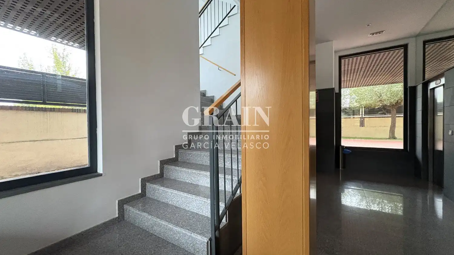 Piso en venta en Albacete con Calefacción, Trastero y Piscina